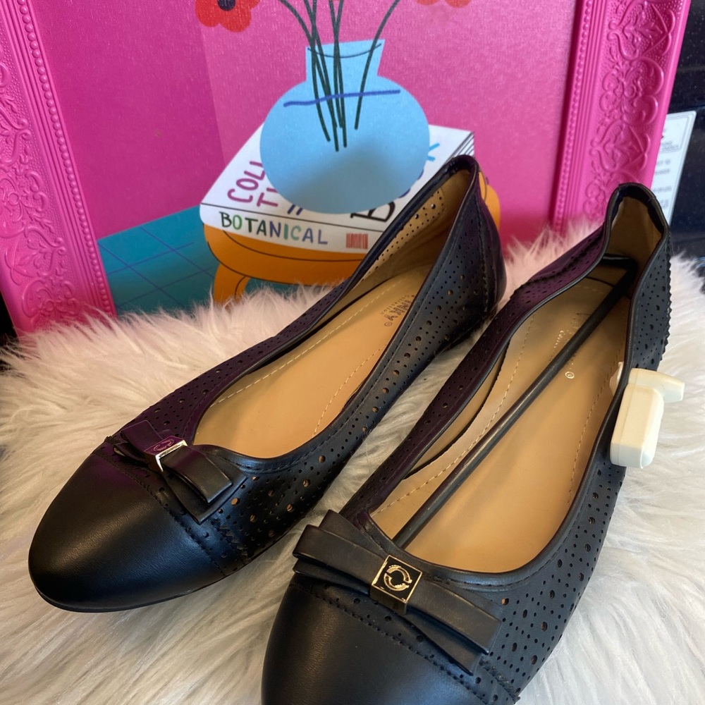 Elegant Black Women's Flats